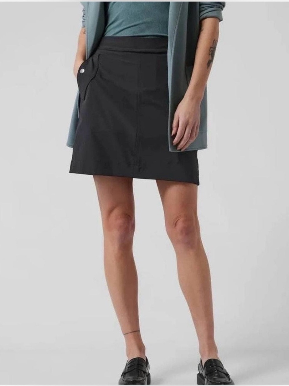 Athleta Vienna Cargo Skort Black Sz 4 -Classic Everyday Style